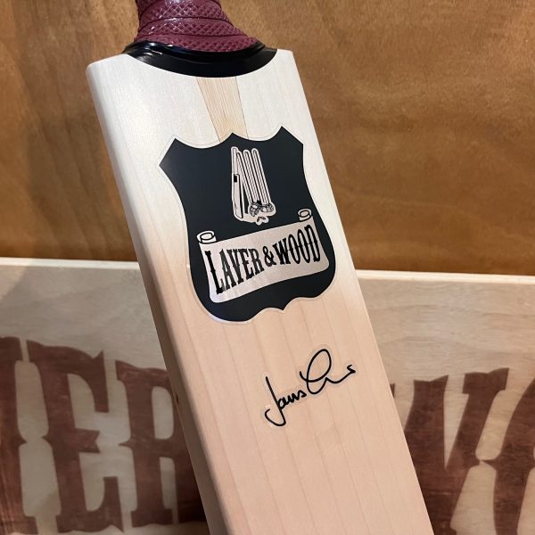 Signature bat #4357